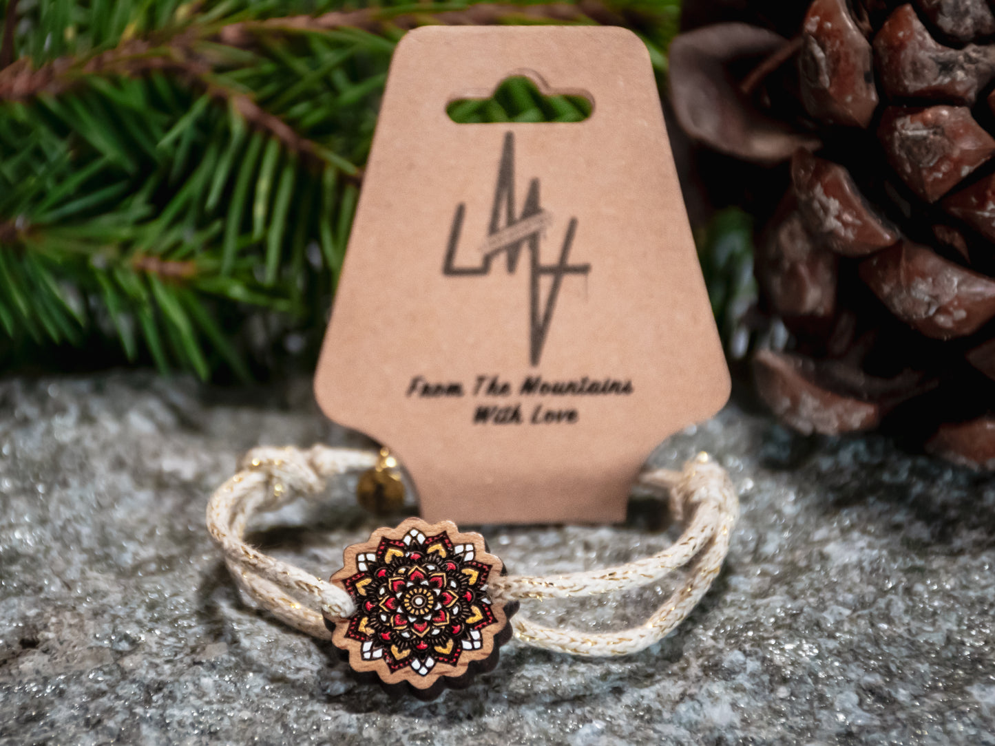 Bracelet en bois et cordon