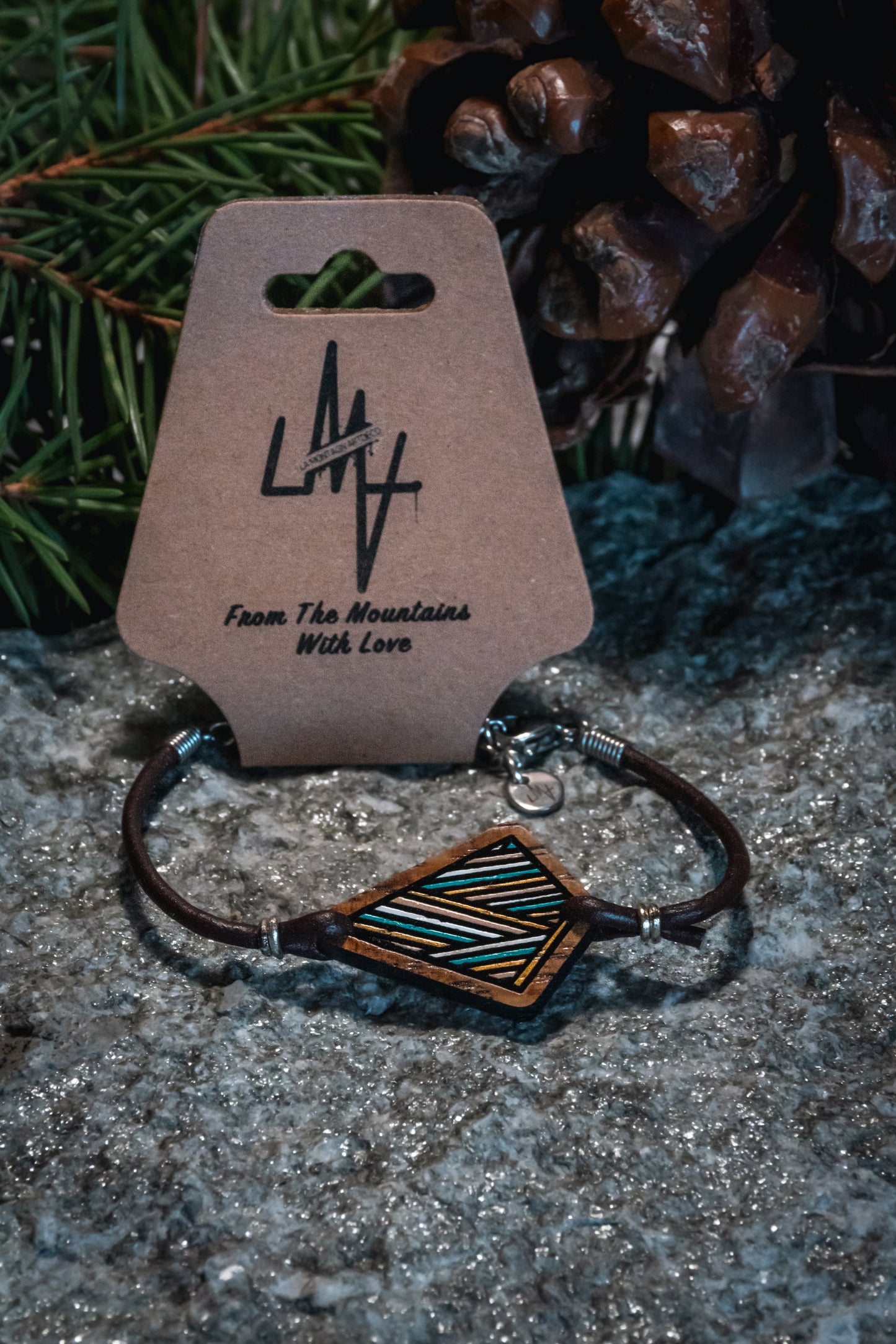 Bracelet en bois et cuir