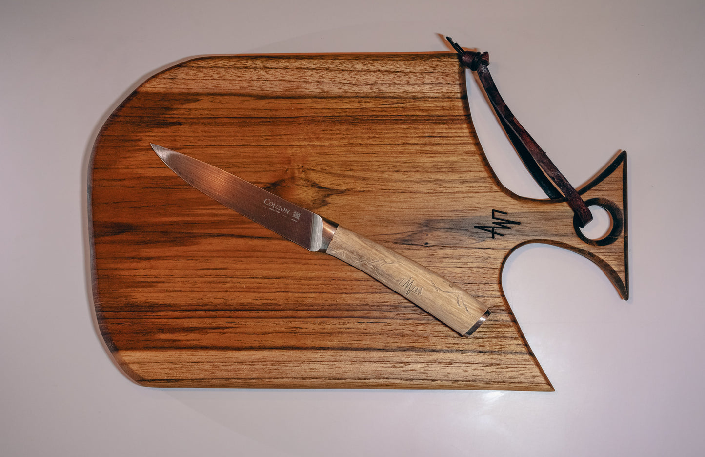 PLANCHE À DÉCOUPER