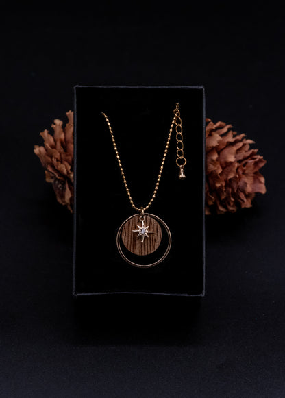 Collier en bois et chaîne