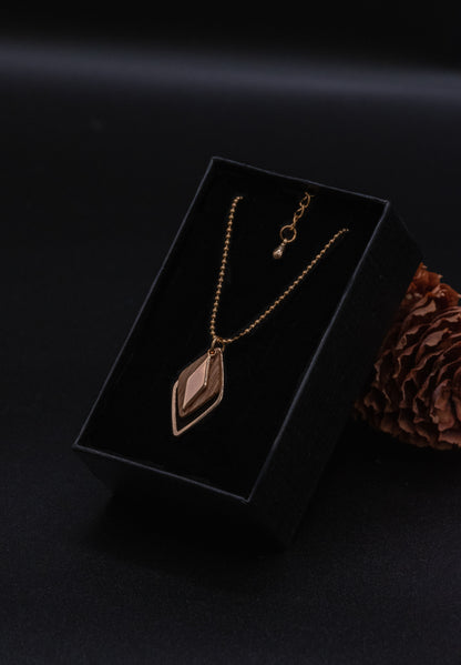 Collier en bois et chaîne