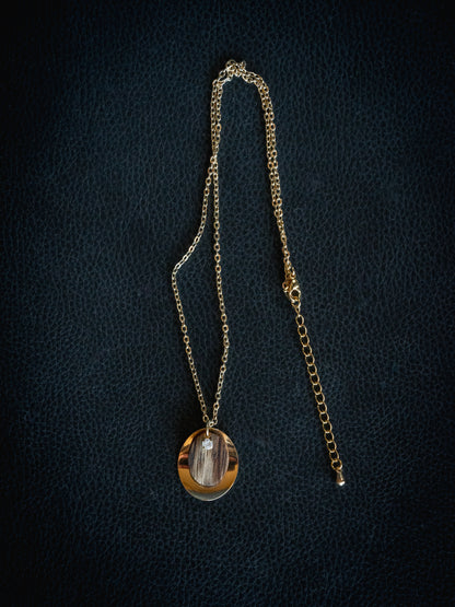 Collier en bois et chaîne