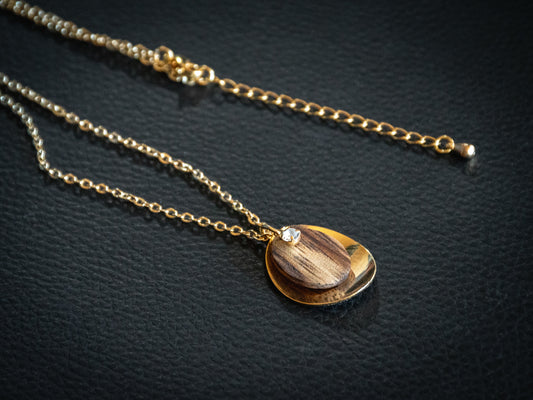 Collier en bois et chaîne