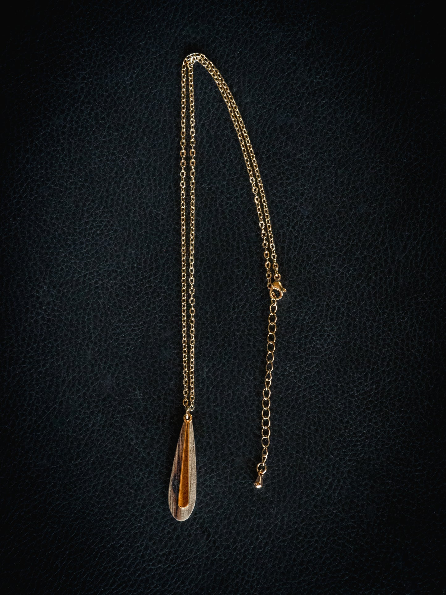 Collier en bois et chaîne