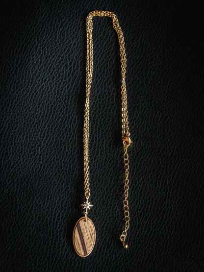 Collier en bois et chaîne